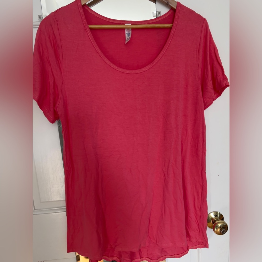 Large LuLaRoe Tee